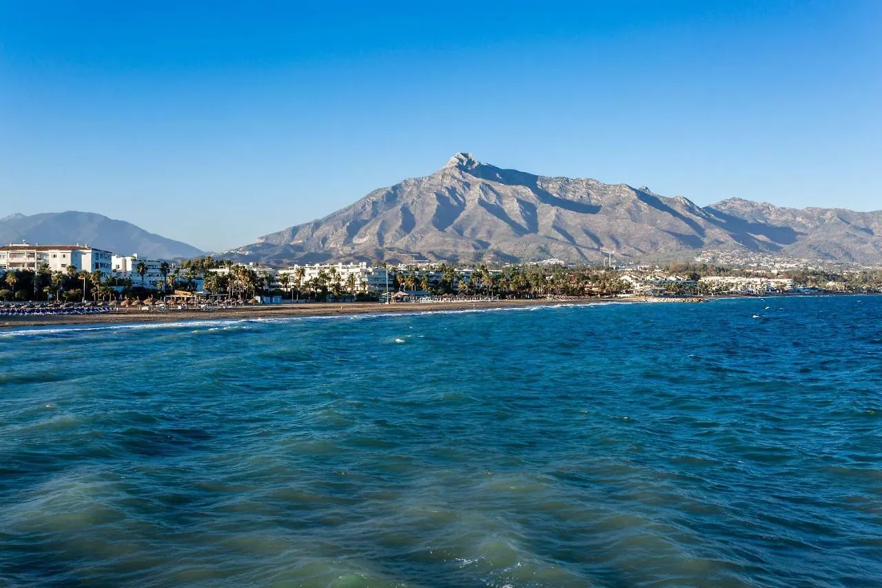 Apartment By Riva - Contemporary 1 Bedroom Luxury Apt Inside Puerto Banus Marbella