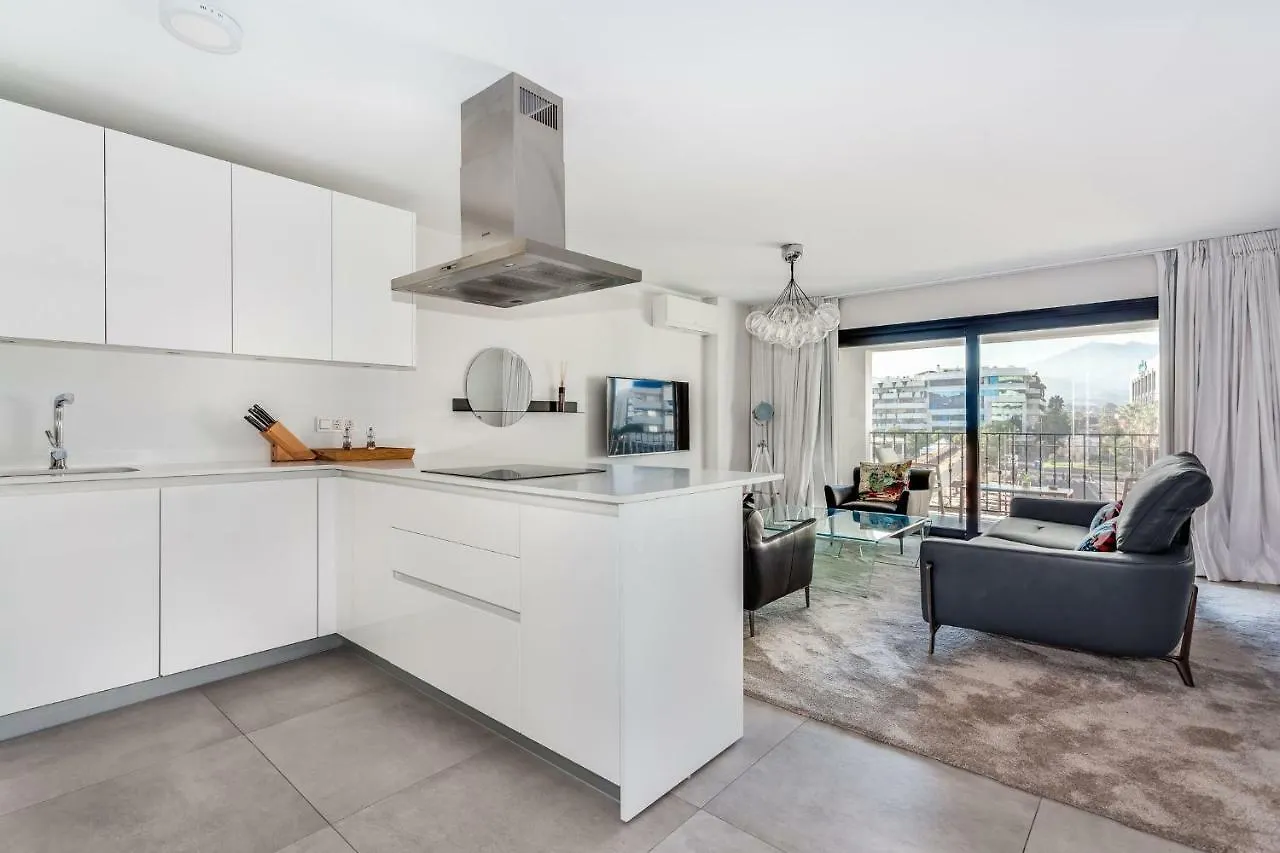 By Riva - Contemporary 1 Bedroom Luxury Apt Inside Puerto Banus Marbella