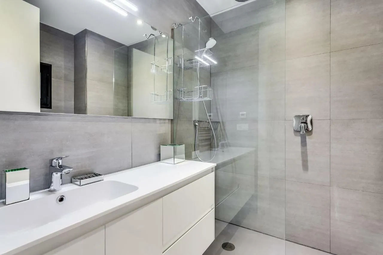 Apartment By Riva - Contemporary 1 Bedroom Luxury Apt Inside Puerto Banus Marbella Spain
